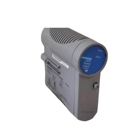 CC-PAOH01 (51405039-175)  Honeywell Analog Output Module