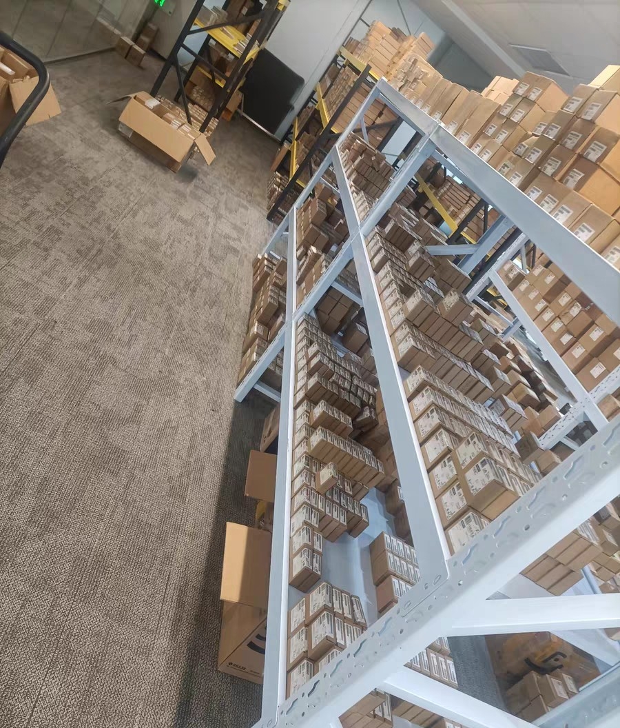 Easy Semiconductor Technology (Hong Kong) Limited warehouse.jpg